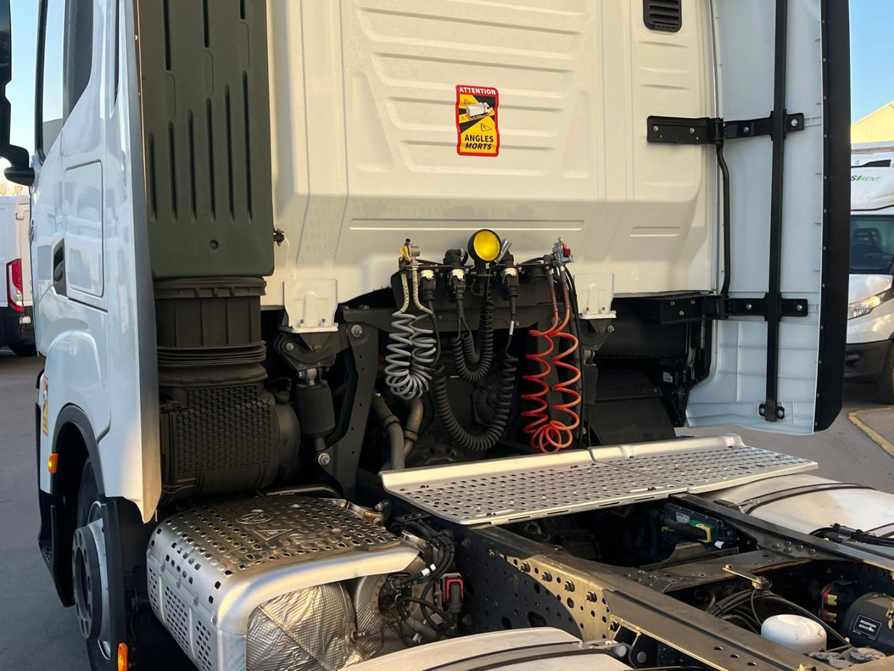 Cabeza Tractora IVECO 480 AUTOMATICO CON INTARDER - Tractor unit: picture 5 Cabeza Tractora IVECO 480 AUTOMATICO CON INTARDER - Tractor unit: picture 5