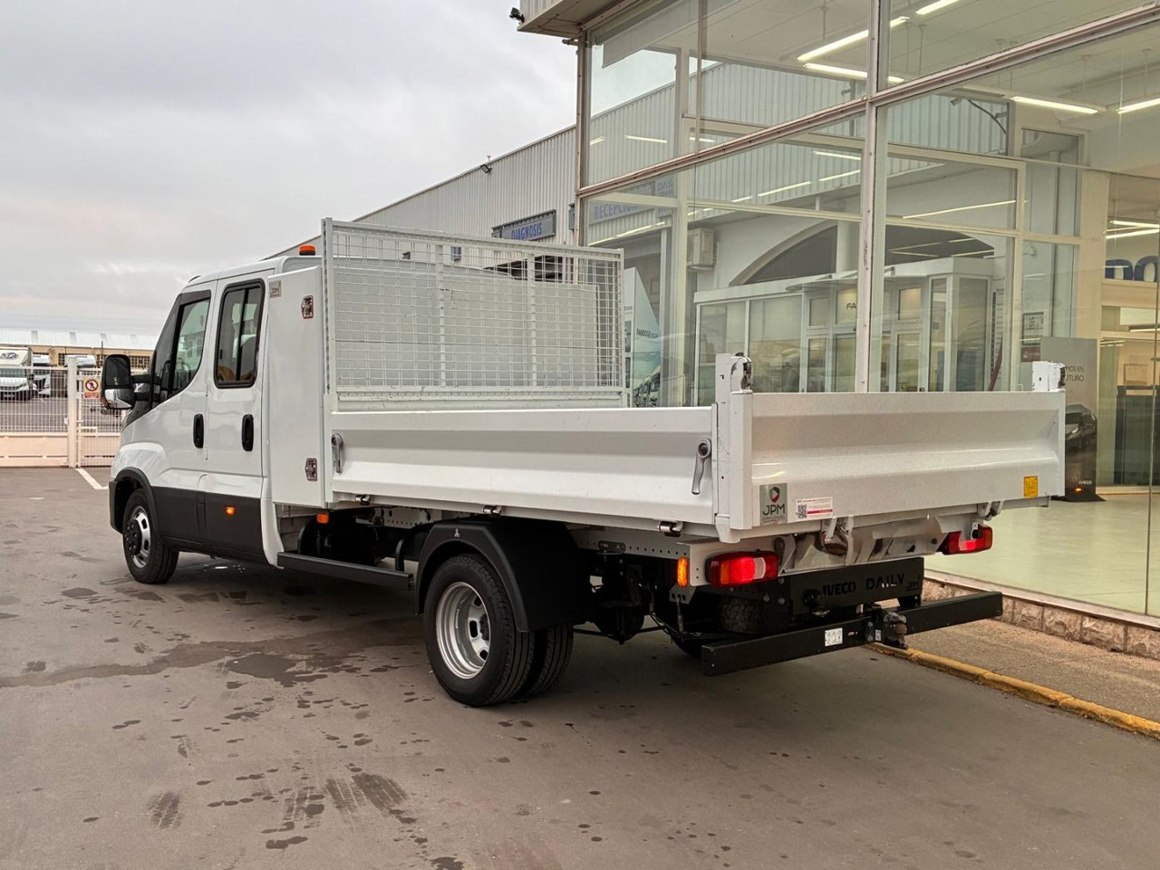 Volquete/Dumper IVECO 35C14 CAJA BASCULANTE DOBLE CABINA - Tipper van, Combi van: picture 4 Volquete/Dumper IVECO 35C14 CAJA BASCULANTE DOBLE CABINA - Tipper van, Combi van: picture 4