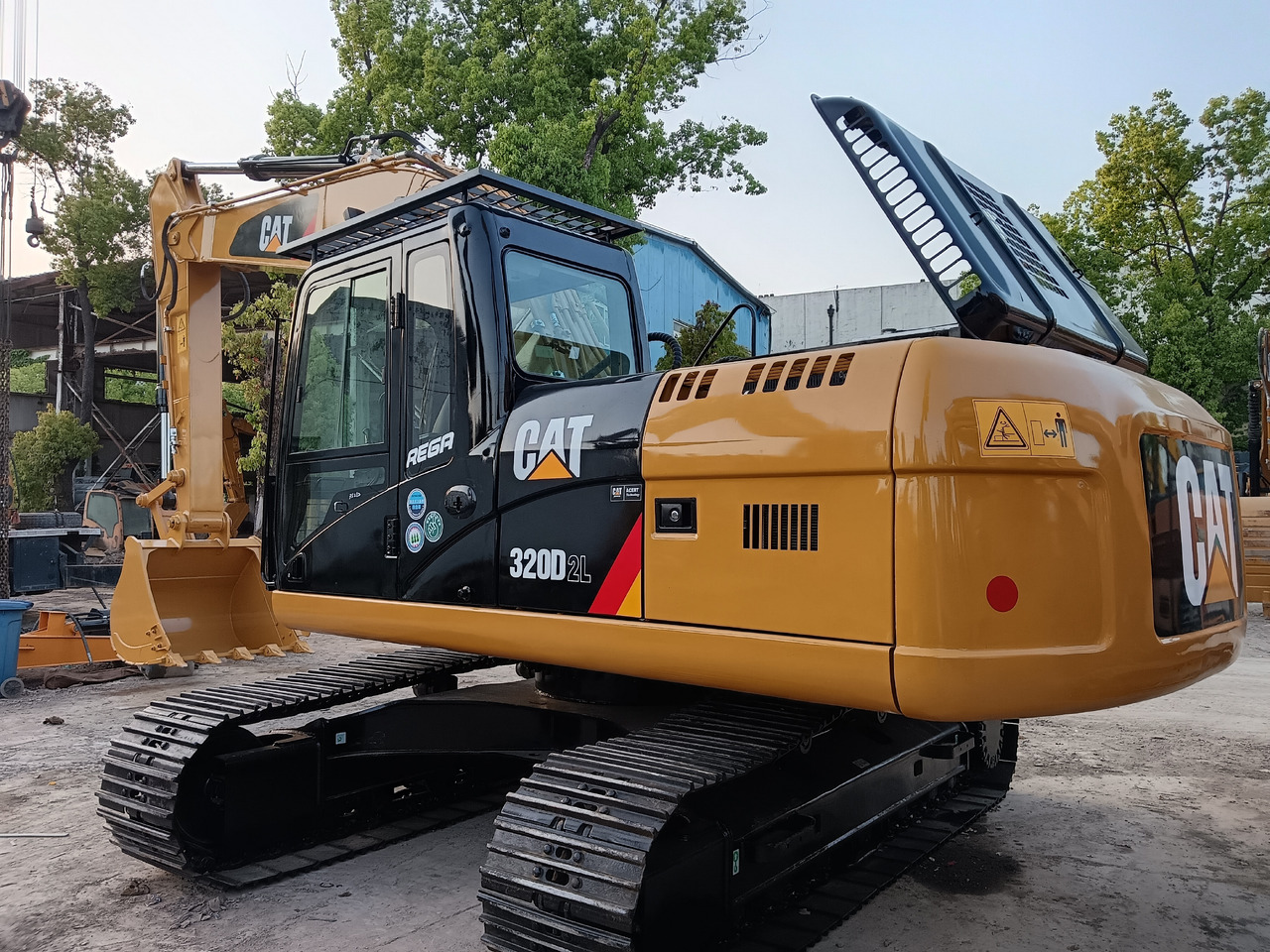CAT 320D CATERPILLAR 320 D2 L - Crawler excavator: picture 2 CAT 320D CATERPILLAR 320 D2 L - Crawler excavator: picture 2
