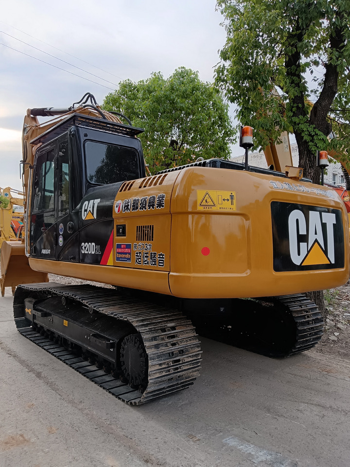 CAT 320D2 L - Crawler excavator: picture 2 CAT 320D2 L - Crawler excavator: picture 2
