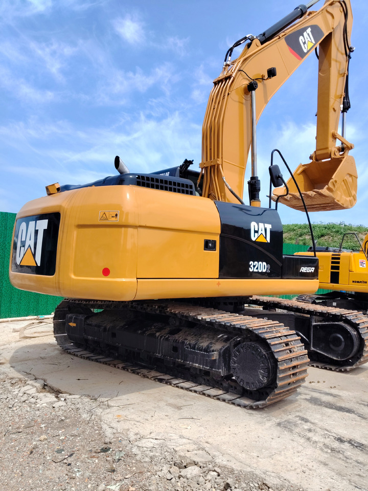 CAT 320D2 L WITH C7.1 ENGINE - Crawler excavator: picture 2 CAT 320D2 L WITH C7.1 ENGINE - Crawler excavator: picture 2