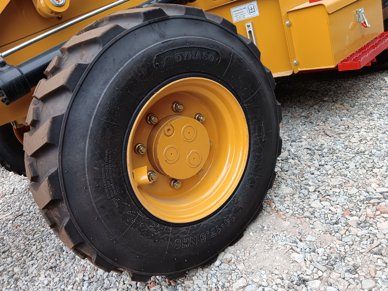 CAT 420F2 - Backhoe loader: picture 4 CAT 420F2 - Backhoe loader: picture 4