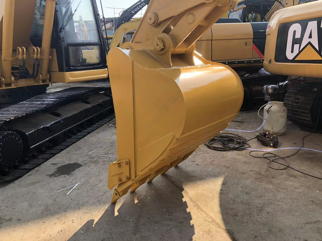 CATERPILLAR 320 BL CAT 320BL - Crawler excavator: picture 3 CATERPILLAR 320 BL CAT 320BL - Crawler excavator: picture 3