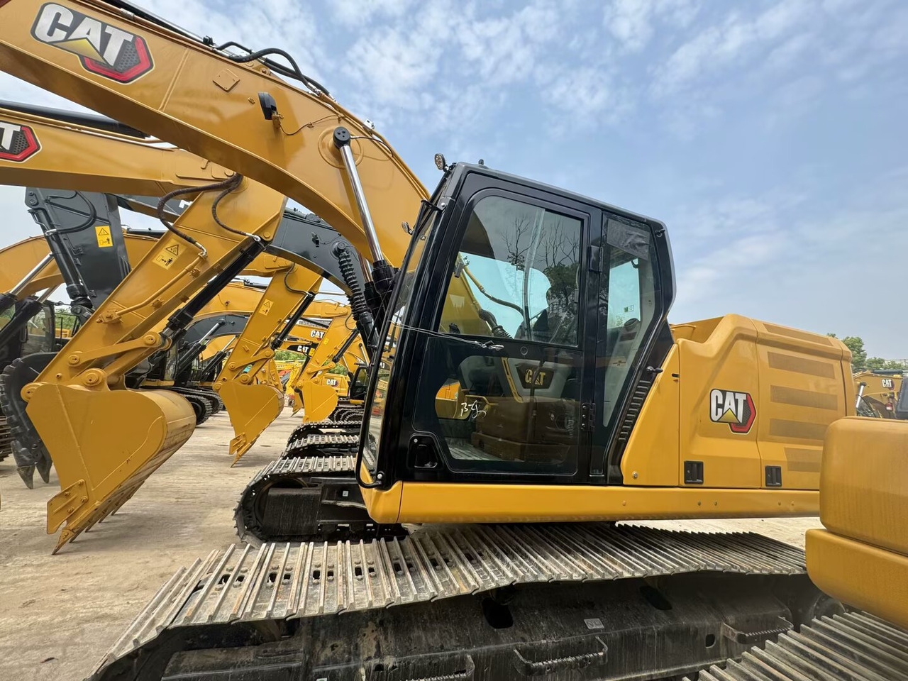 CATERPILLAR 320 GC CAT 320GC - Crawler excavator: picture 1 CATERPILLAR 320 GC CAT 320GC - Crawler excavator: picture 1