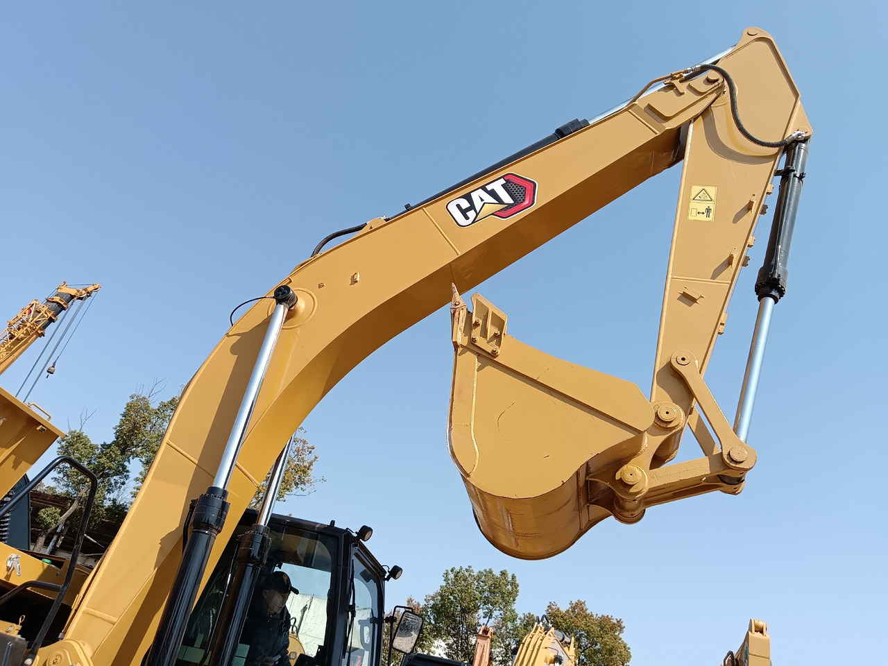 CATERPILLAR 320 GC CAT 320GC - Crawler excavator: picture 2 CATERPILLAR 320 GC CAT 320GC - Crawler excavator: picture 2