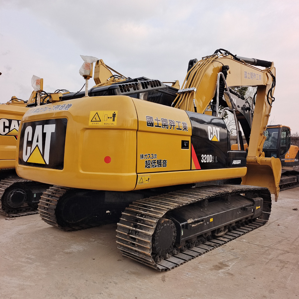 CATERPILLAR 320D CAT 320D2 320D2L - Crawler excavator: picture 2 CATERPILLAR 320D CAT 320D2 320D2L - Crawler excavator: picture 2