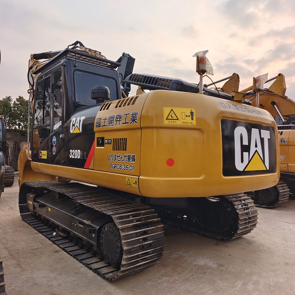 CATERPILLAR 320D CAT 320D2 L - Crawler excavator: picture 2 CATERPILLAR 320D CAT 320D2 L - Crawler excavator: picture 2