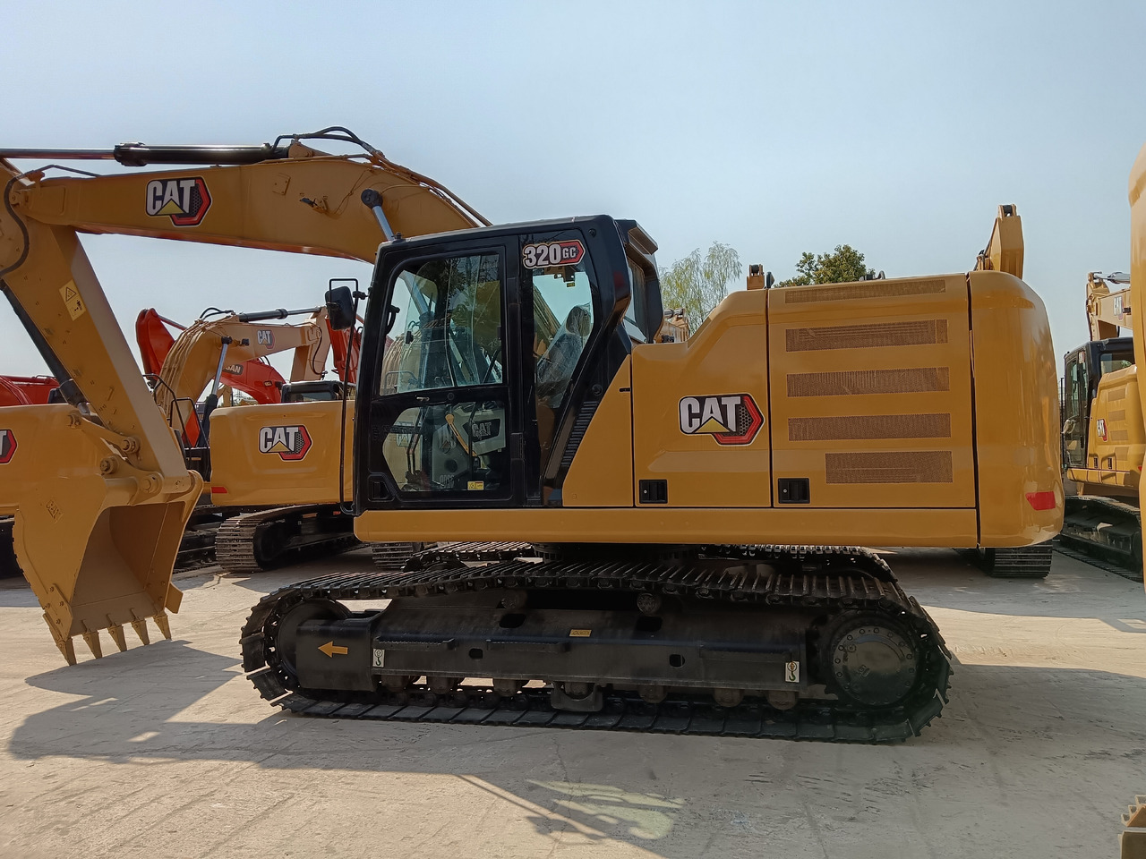 CATERPILLAR 320GC CAT 320 GC - Crawler excavator: picture 2 CATERPILLAR 320GC CAT 320 GC - Crawler excavator: picture 2