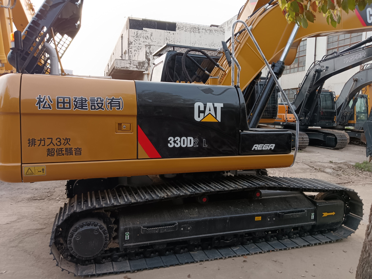 CATERPILLAR 330 D2L CAT 330 D - Crawler excavator: picture 3 CATERPILLAR 330 D2L CAT 330 D - Crawler excavator: picture 3