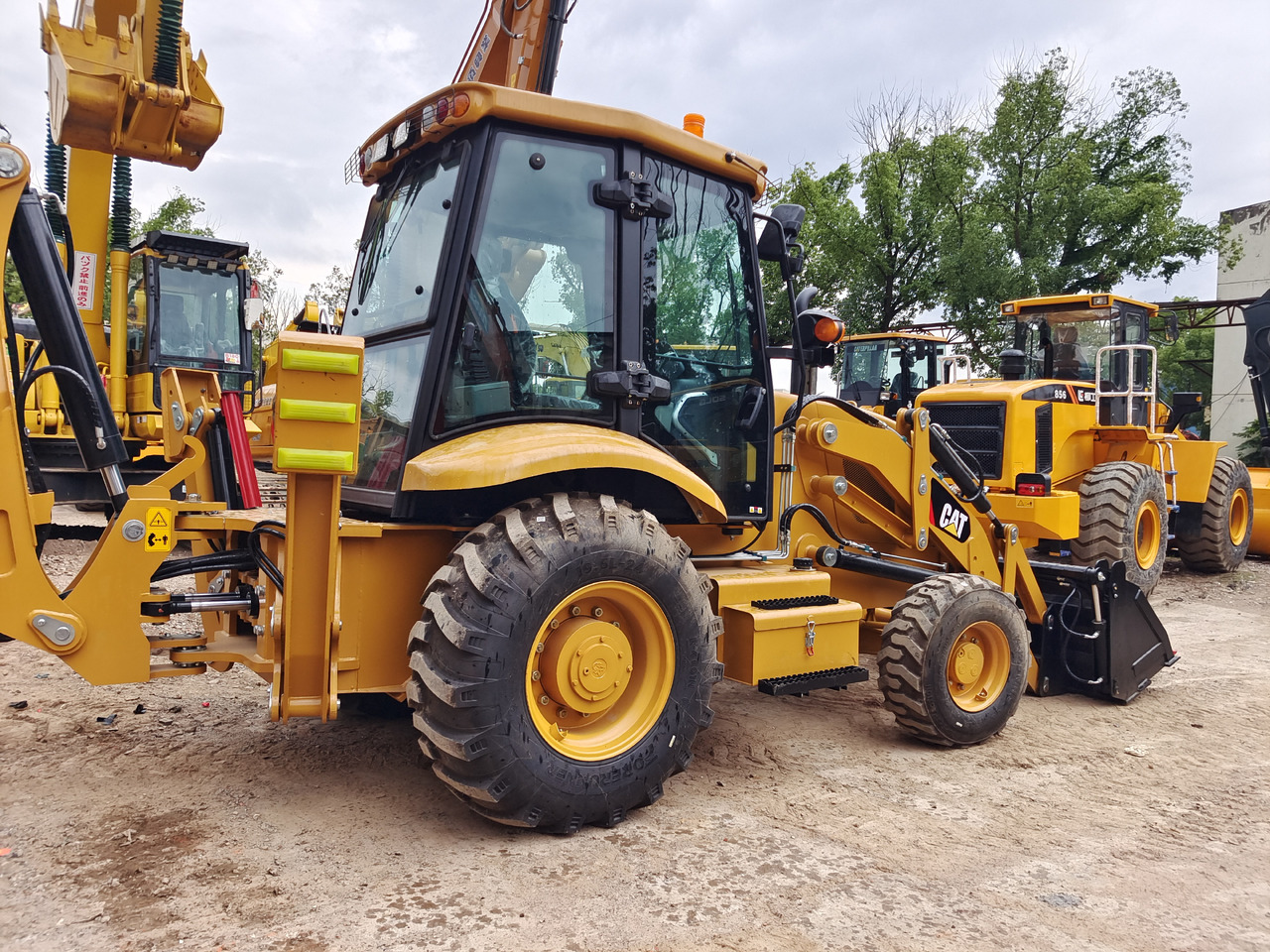 CATERPILLAR 420F BRAND NEW - Backhoe loader: picture 1 CATERPILLAR 420F BRAND NEW - Backhoe loader: picture 1