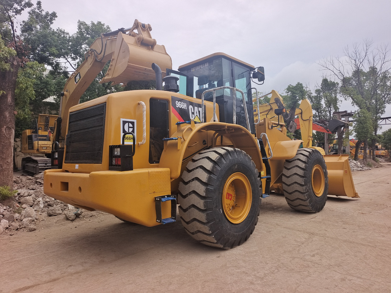 CATERPILLAR 966 H CAT - Wheel loader: picture 2 CATERPILLAR 966 H CAT - Wheel loader: picture 2