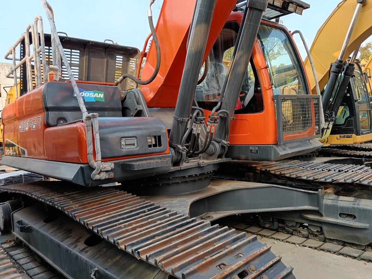 DOOSAN DX 340 LC - 9 C DX340 LCA - Crawler excavator: picture 2 DOOSAN DX 340 LC - 9 C DX340 LCA - Crawler excavator: picture 2