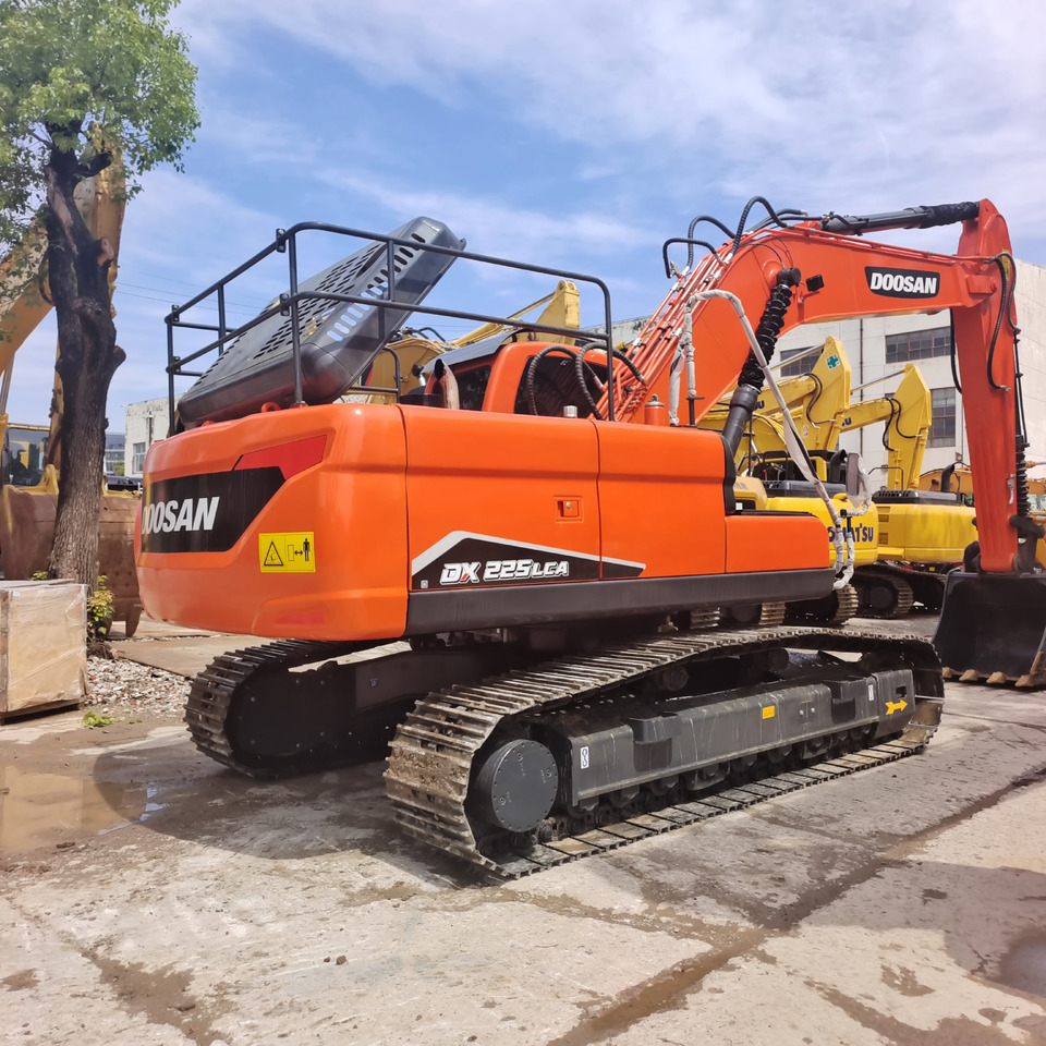 DOOSAN DX225LCA LC-9C - Crawler excavator: picture 1 DOOSAN DX225LCA LC-9C - Crawler excavator: picture 1