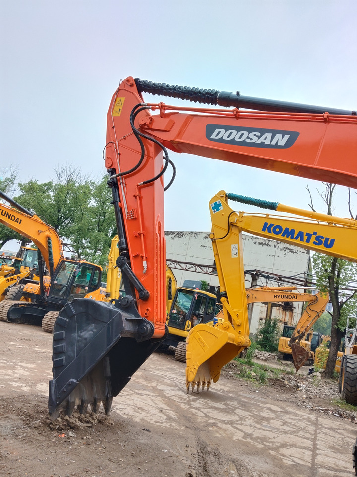 DOOSAN DX300 - Crawler excavator: picture 2 DOOSAN DX300 - Crawler excavator: picture 2