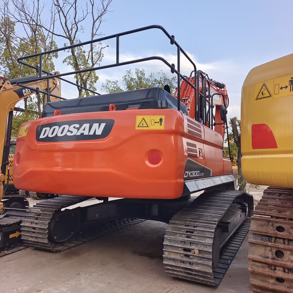 DOOSAN DX300 Doosan DX 300 LCA LC-9S LC-9C - Crawler excavator: picture 3 DOOSAN DX300 Doosan DX 300 LCA LC-9S LC-9C - Crawler excavator: picture 3