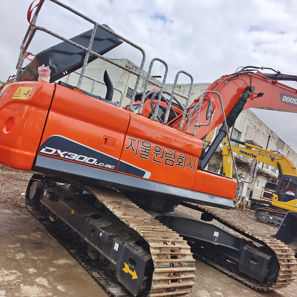 DOOSAN DX300LC-9C DX300LCA - Crawler excavator: picture 3 DOOSAN DX300LC-9C DX300LCA - Crawler excavator: picture 3