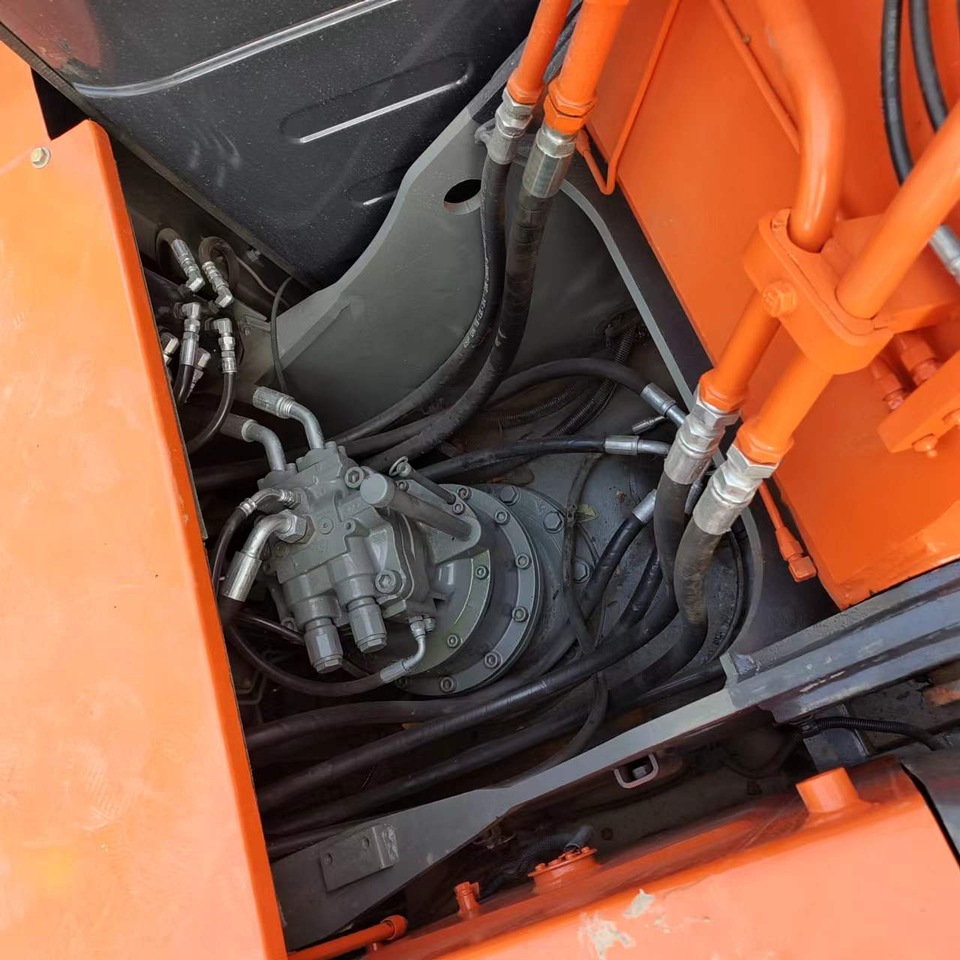 HITACHI ZX200 - 3 ZAXIS 200-3G - Crawler excavator: picture 3 HITACHI ZX200 - 3 ZAXIS 200-3G - Crawler excavator: picture 3