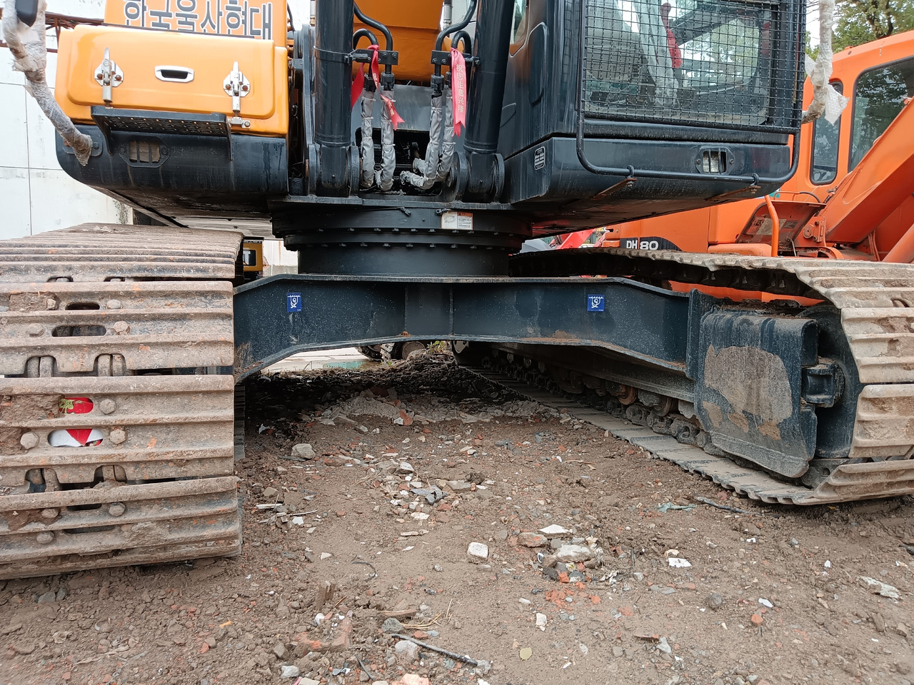 HYUNDAI 220LC-9S 220LC-9T 220LC - Crawler excavator: picture 5 HYUNDAI 220LC-9S 220LC-9T 220LC - Crawler excavator: picture 5