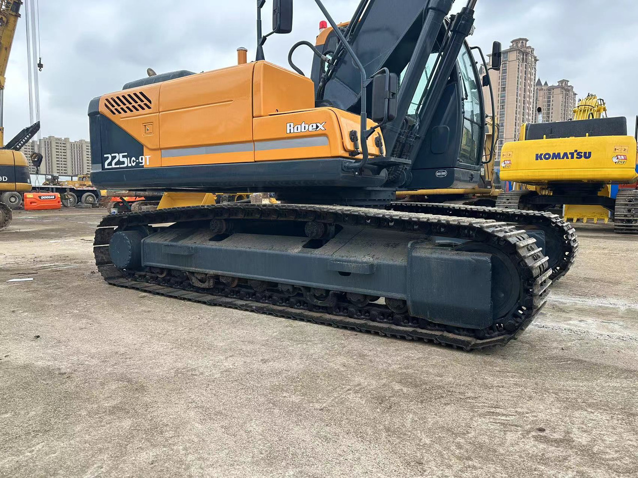 HYUNDAI 225LC-9T 225 LC -9 T 9S - Crawler excavator: picture 5 HYUNDAI 225LC-9T 225 LC -9 T 9S - Crawler excavator: picture 5