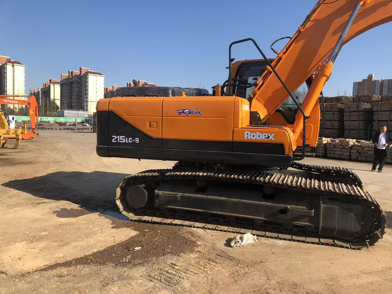 HYUNDAI R 215-9 - Crawler excavator: picture 5 HYUNDAI R 215-9 - Crawler excavator: picture 5
