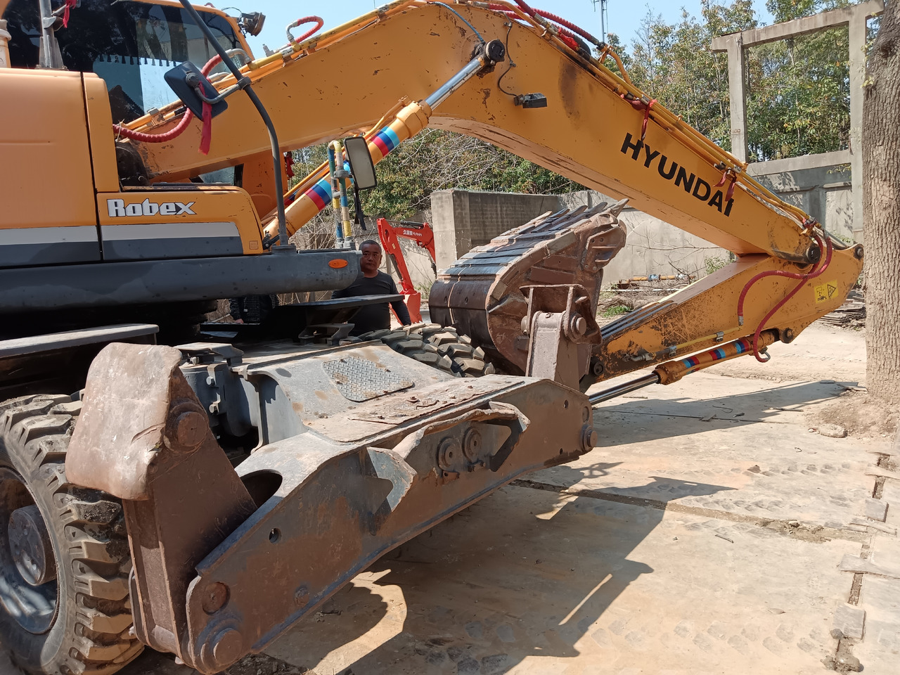 HYUNDAI R210W-9 - Wheel excavator: picture 2 HYUNDAI R210W-9 - Wheel excavator: picture 2