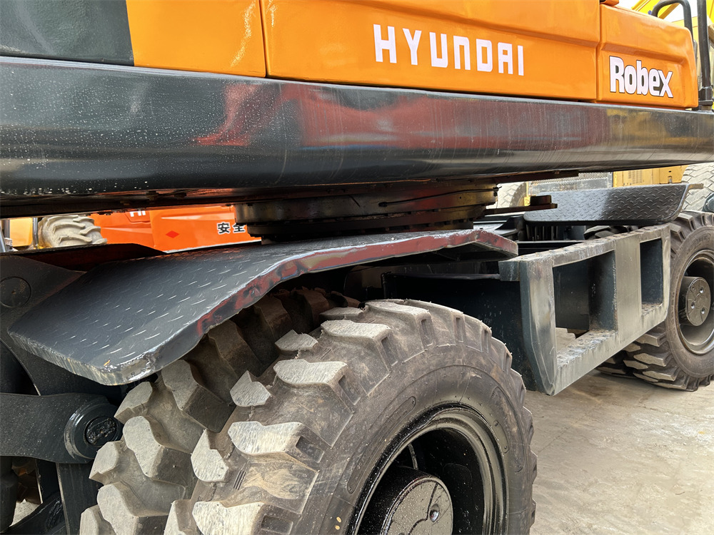 HYUNDAI ROBEX 210W-9S - Wheel excavator: picture 4 HYUNDAI ROBEX 210W-9S - Wheel excavator: picture 4