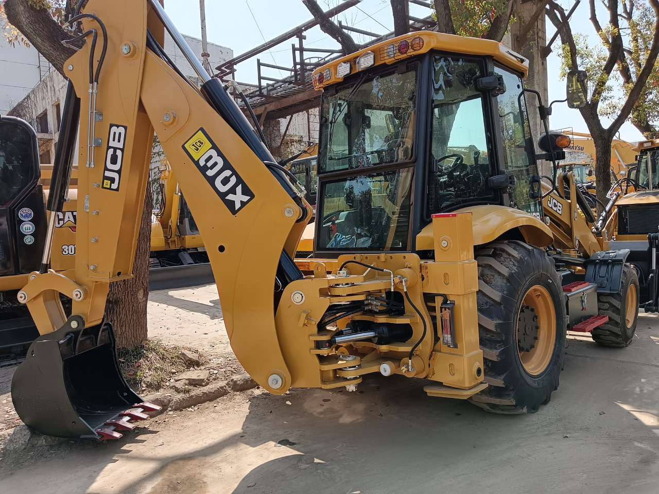 JCB 3CX NEW - Backhoe loader: picture 1 JCB 3CX NEW - Backhoe loader: picture 1