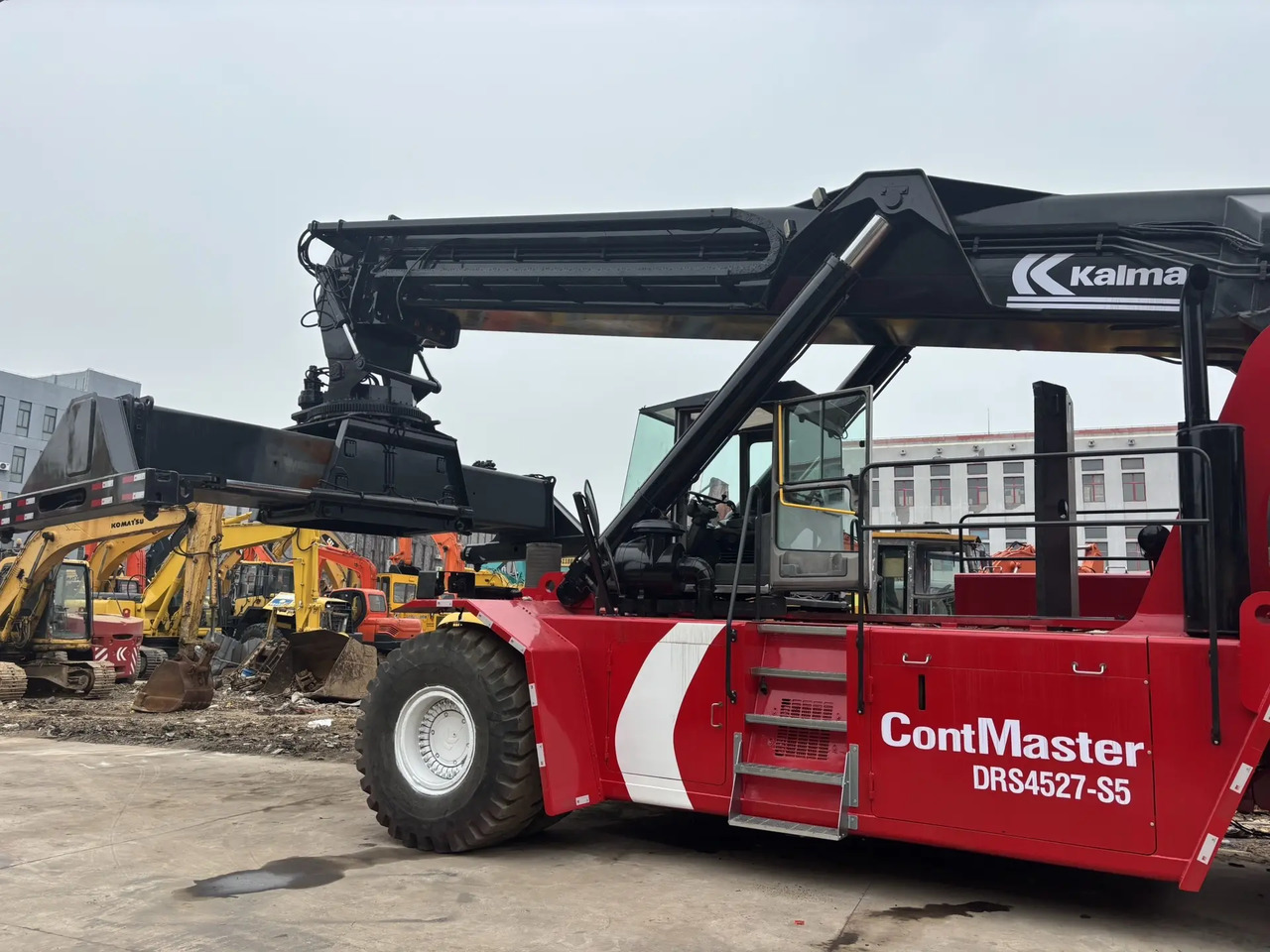 KALMAR DRS4527-S5 DRF450 - Reach stacker: picture 3 KALMAR DRS4527-S5 DRF450 - Reach stacker: picture 3