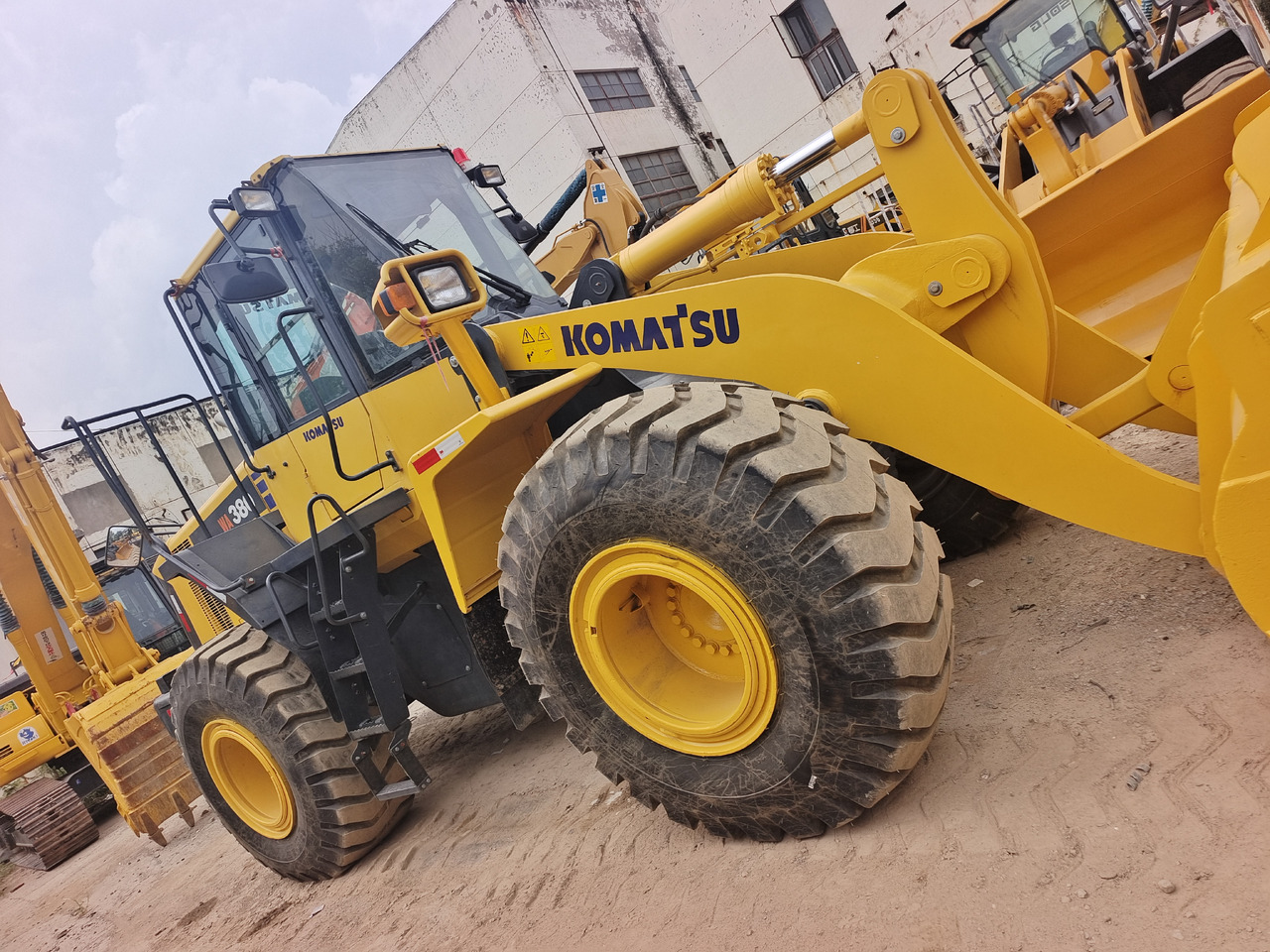 KOMATSU WA380-6 - Wheel loader: picture 1 KOMATSU WA380-6 - Wheel loader: picture 1
