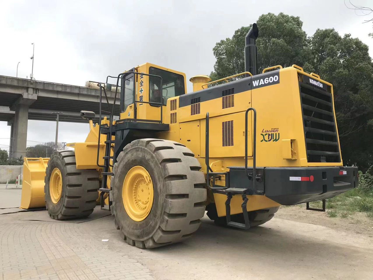 KOMATSU WA600-6 - Wheel loader: picture 5 KOMATSU WA600-6 - Wheel loader: picture 5