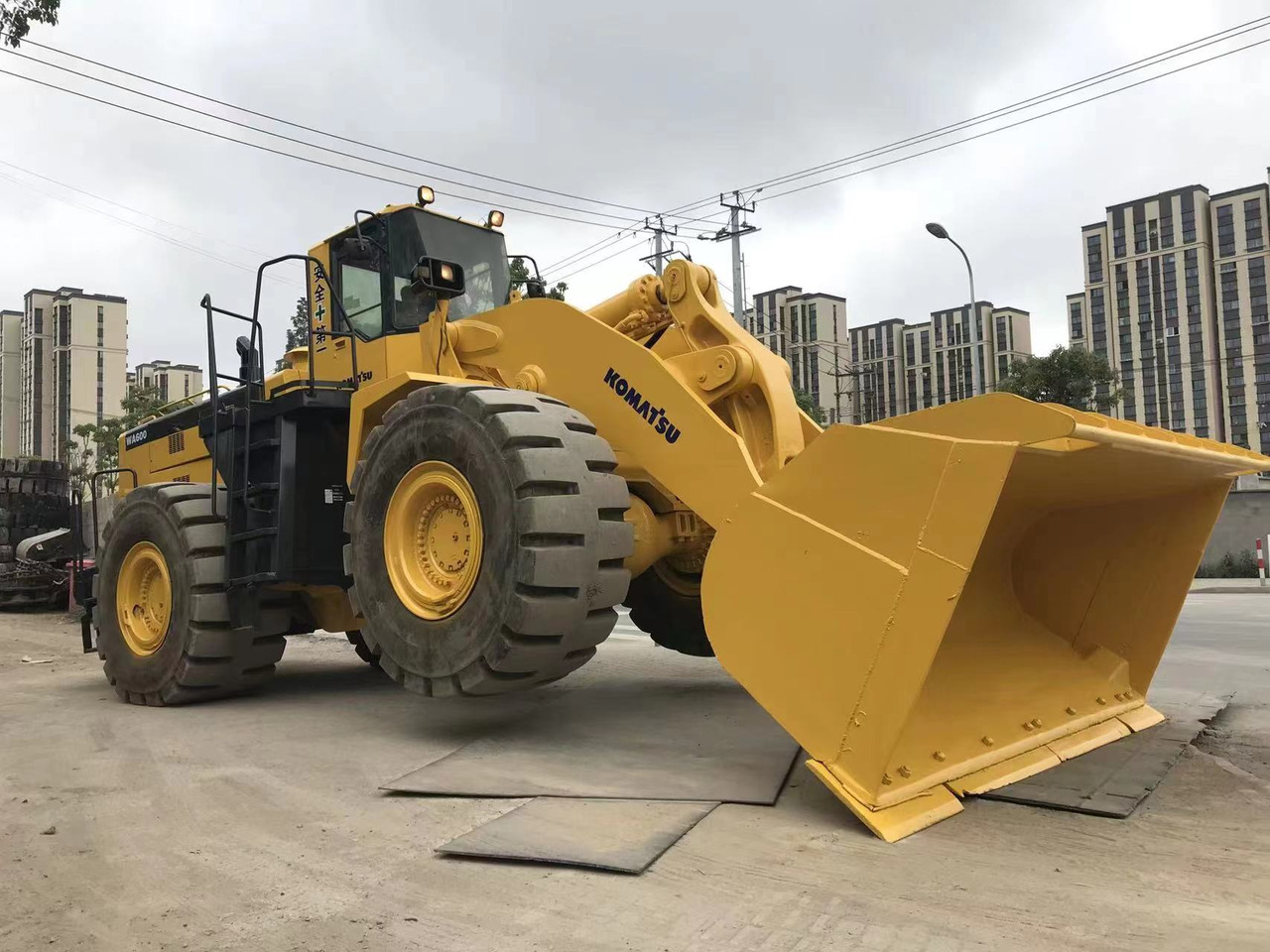 KOMATSU WA600-6 - Wheel loader: picture 1 KOMATSU WA600-6 - Wheel loader: picture 1