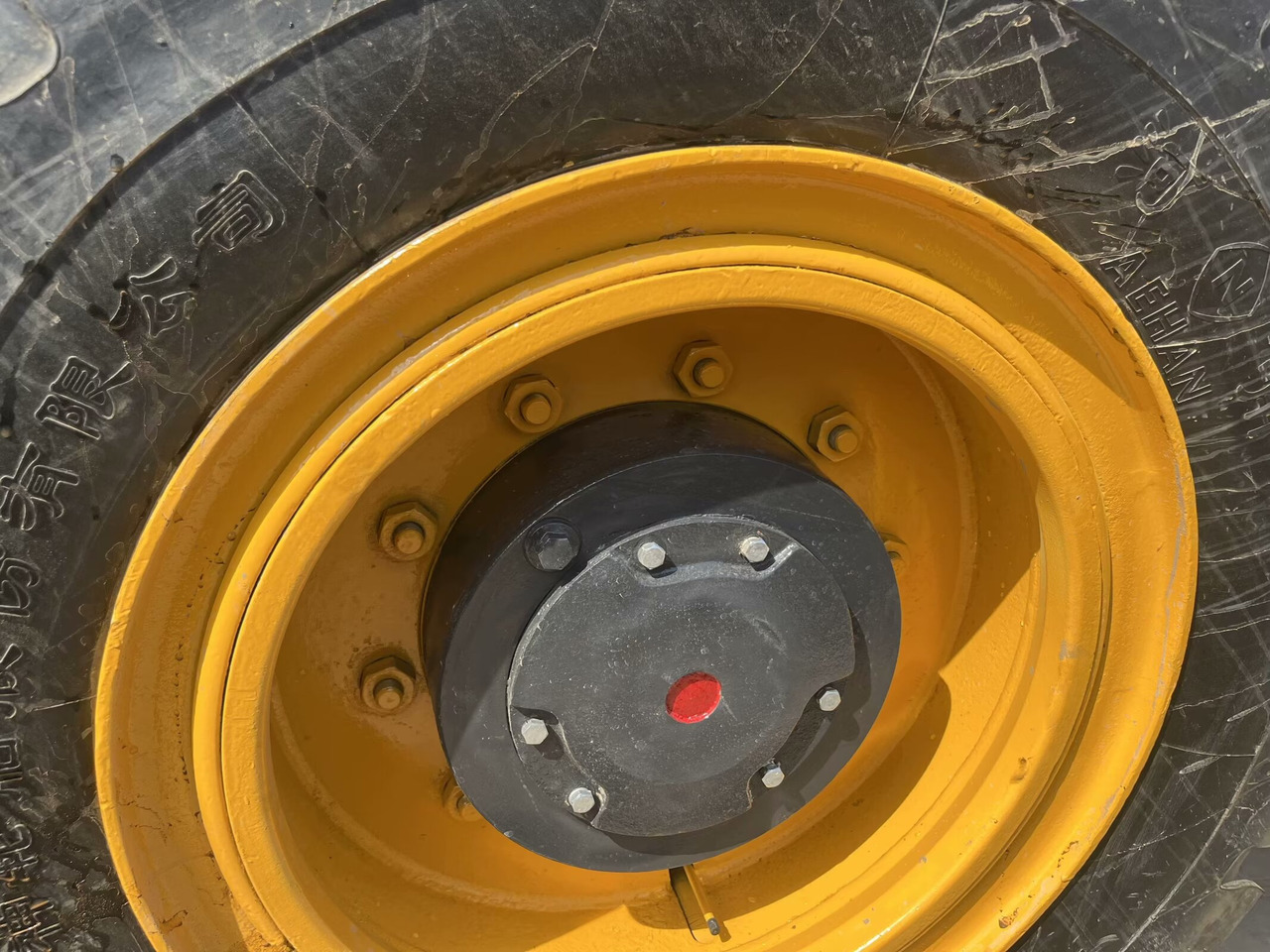 LIUGONG CLG 835 - Wheel loader: picture 3 LIUGONG CLG 835 - Wheel loader: picture 3