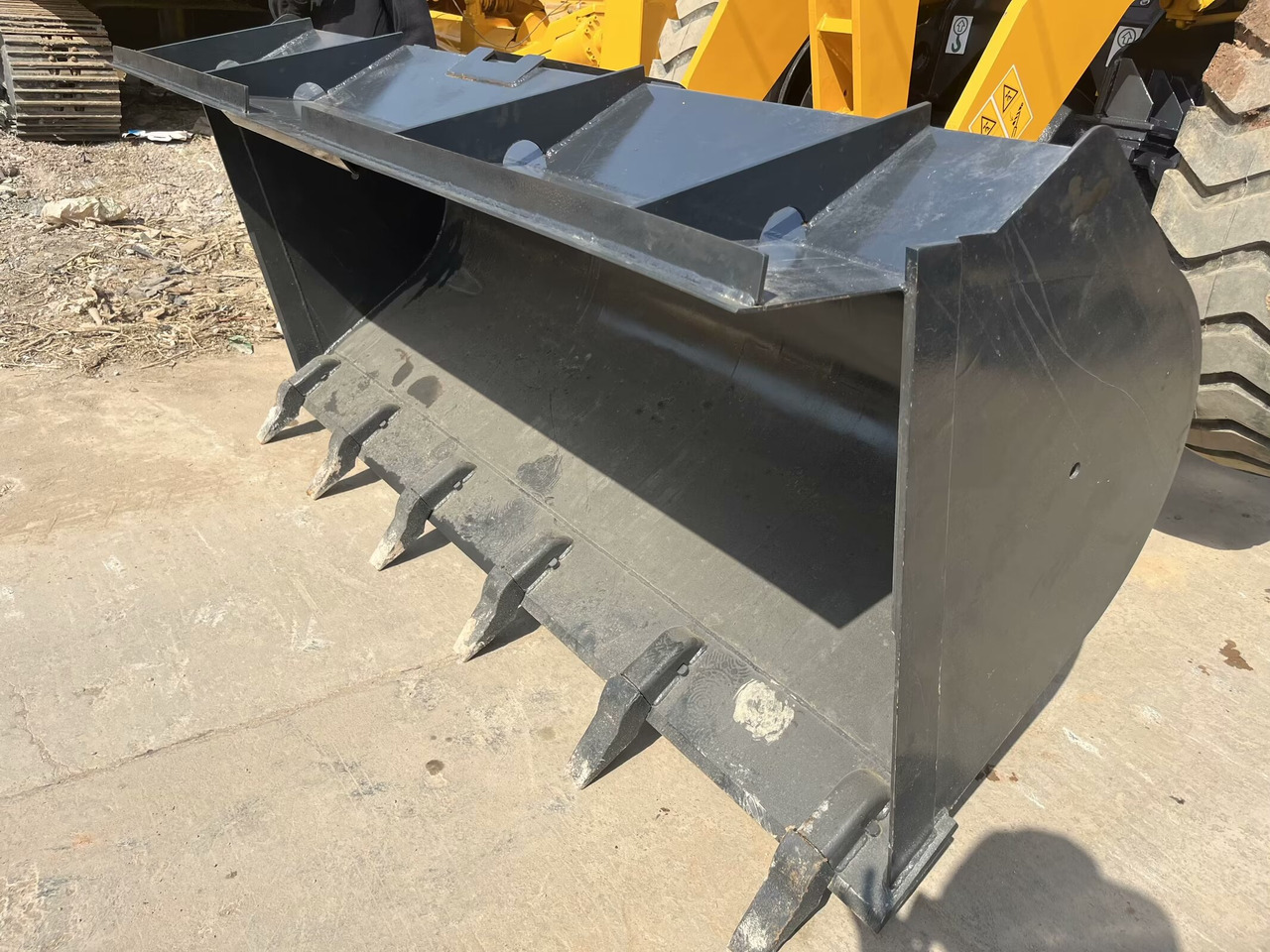 LIUGONG CLG 835 - Wheel loader: picture 5 LIUGONG CLG 835 - Wheel loader: picture 5