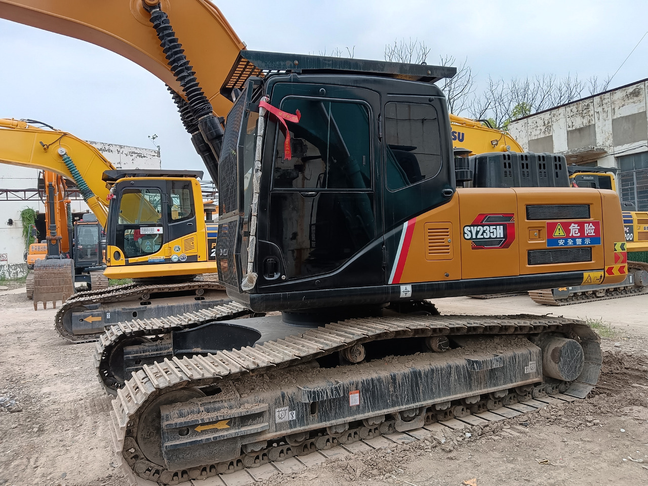 SANY 235C SY 235 C - Crawler excavator: picture 1 SANY 235C SY 235 C - Crawler excavator: picture 1