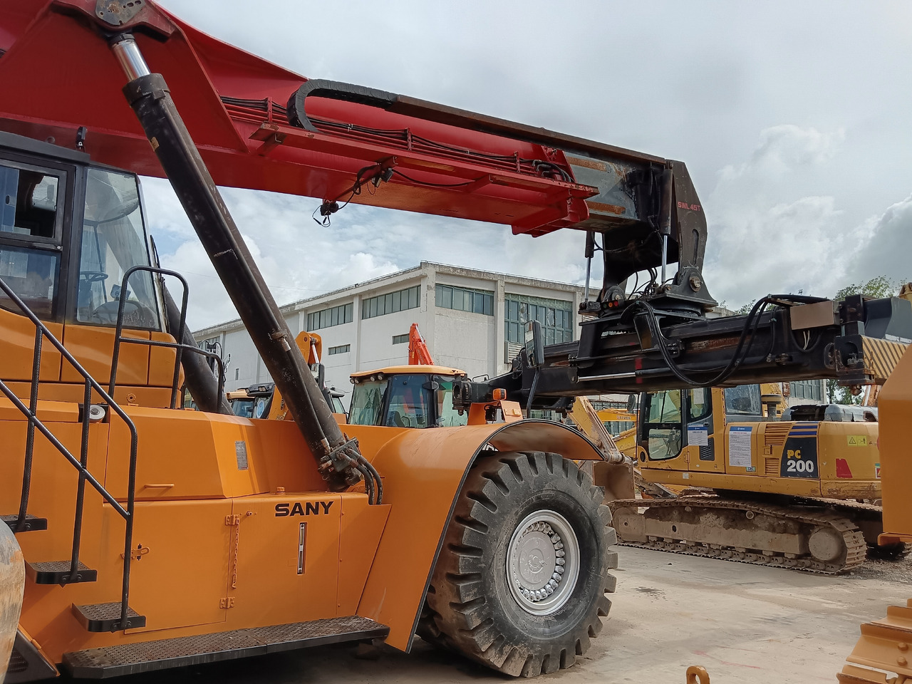 SANY SRSC45C30 45TON REACH CRANE - Reach stacker: picture 4 SANY SRSC45C30 45TON REACH CRANE - Reach stacker: picture 4