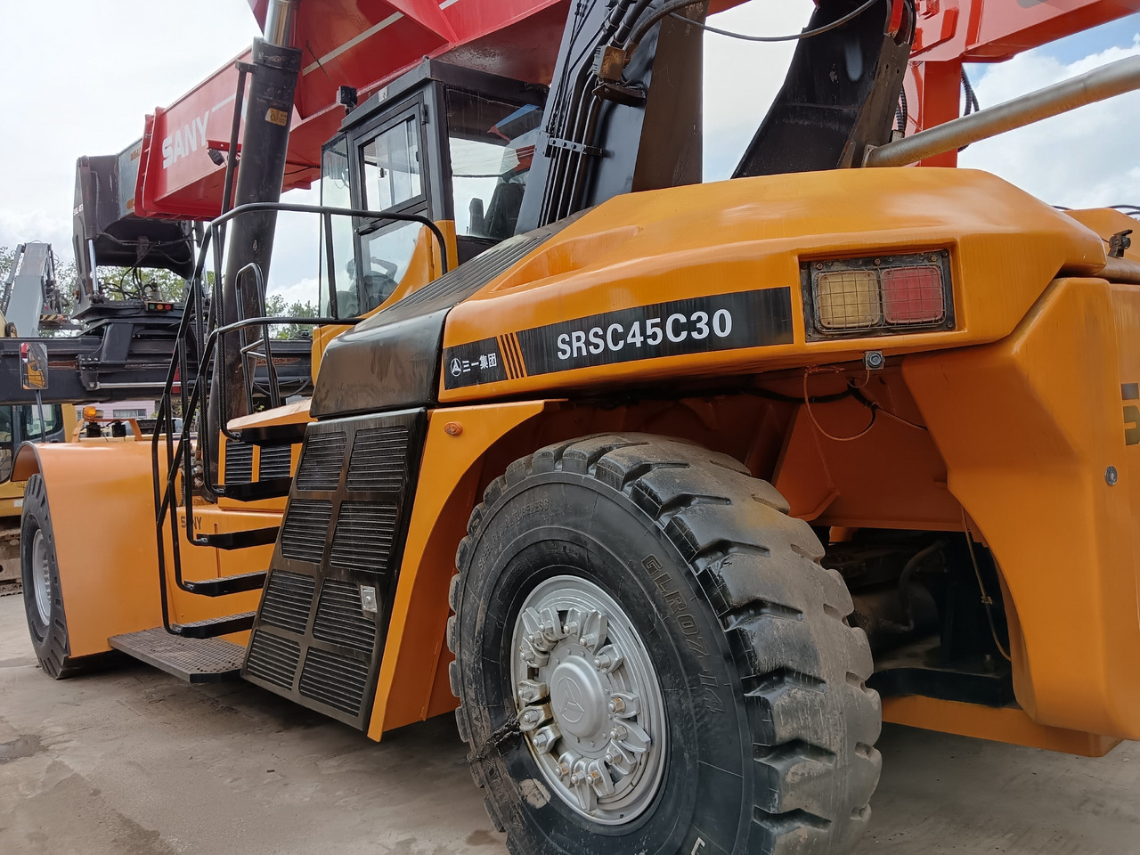 SANY SRSC45C30 REACH CRANE 45 TON - Reach stacker: picture 2 SANY SRSC45C30 REACH CRANE 45 TON - Reach stacker: picture 2