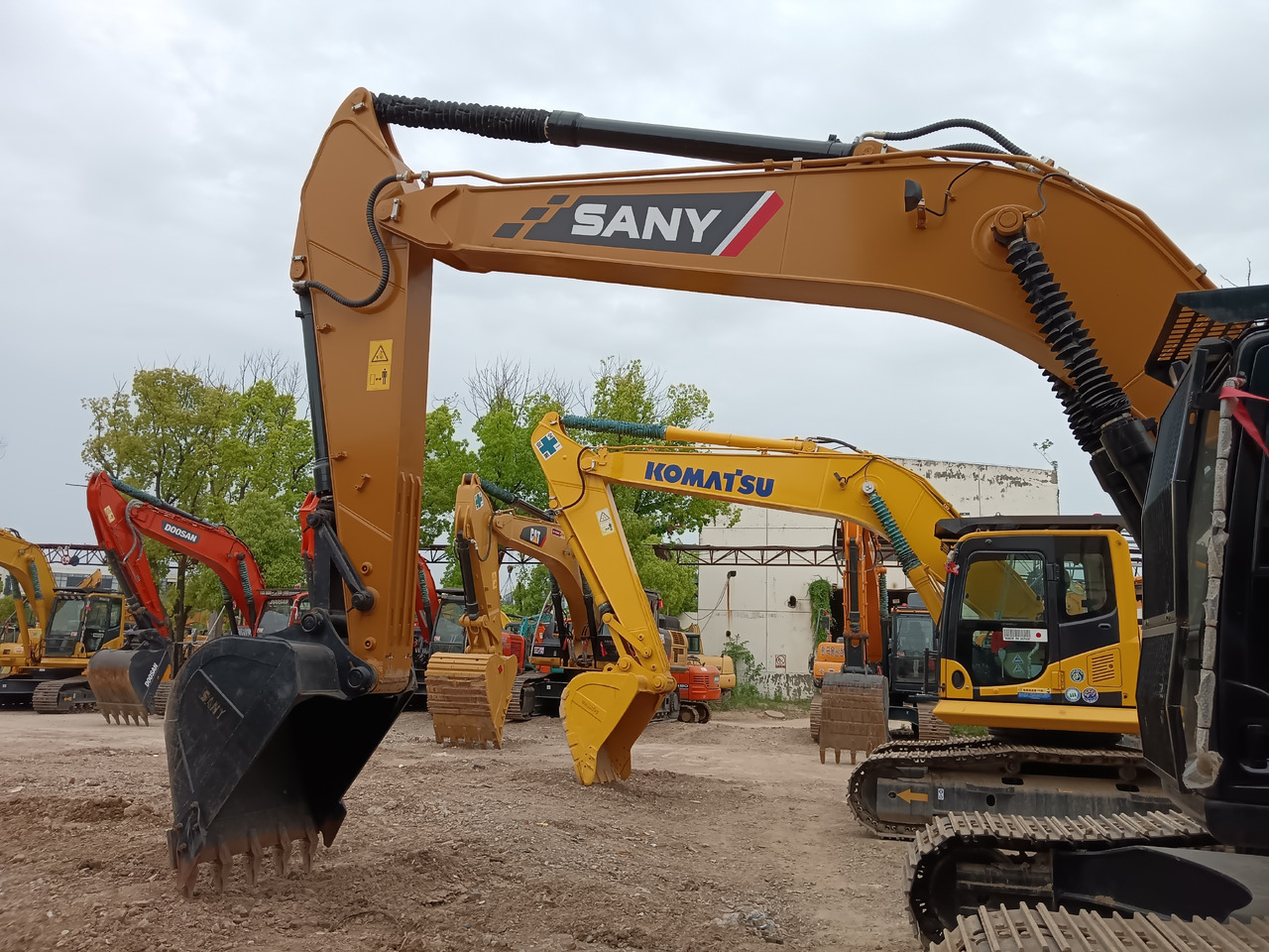 SANY SY 235H - Crawler excavator: picture 2 SANY SY 235H - Crawler excavator: picture 2