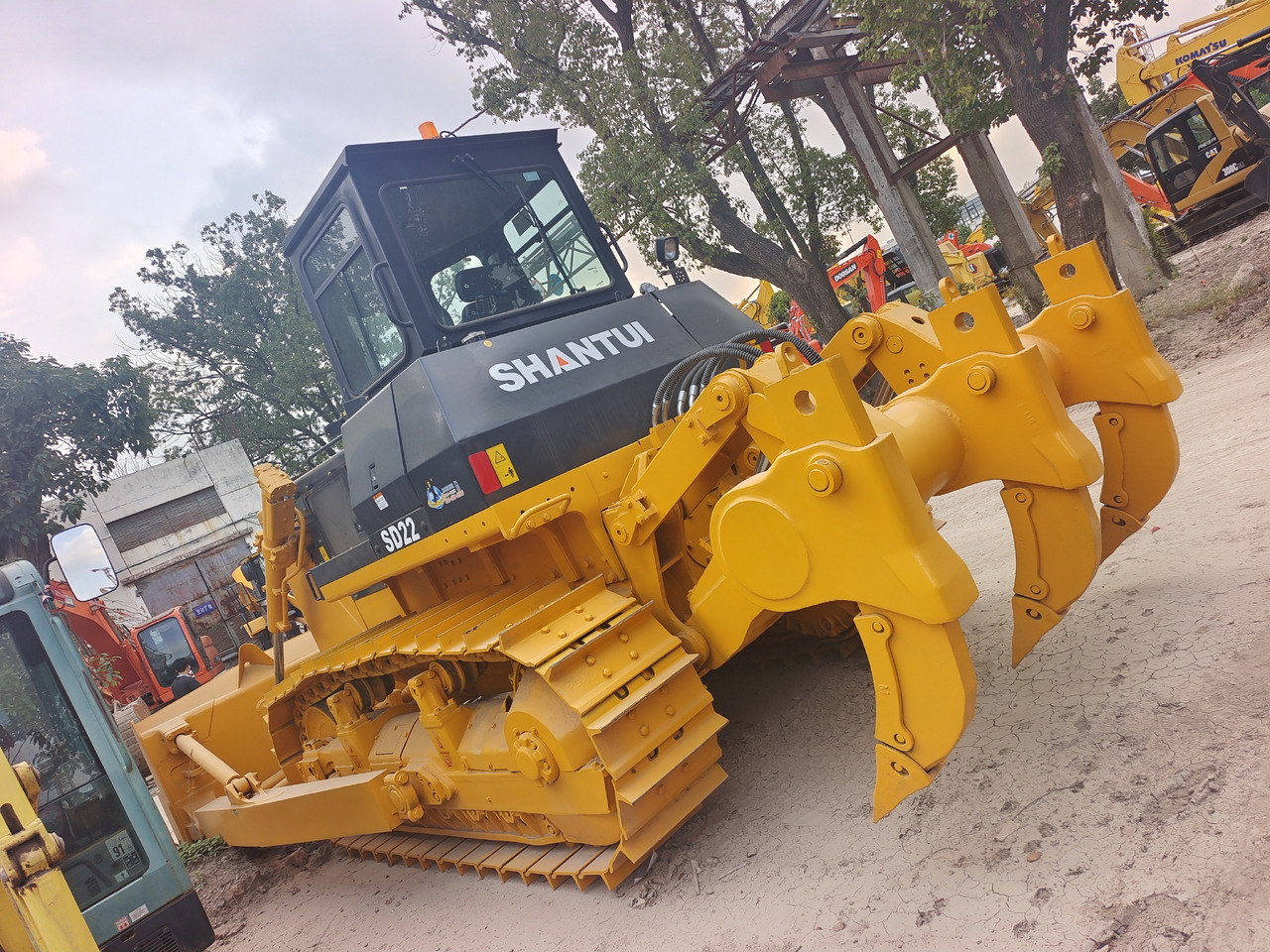 SHANTUI SD22 SD22F SD32 - Bulldozer: picture 1 SHANTUI SD22 SD22F SD32 - Bulldozer: picture 1
