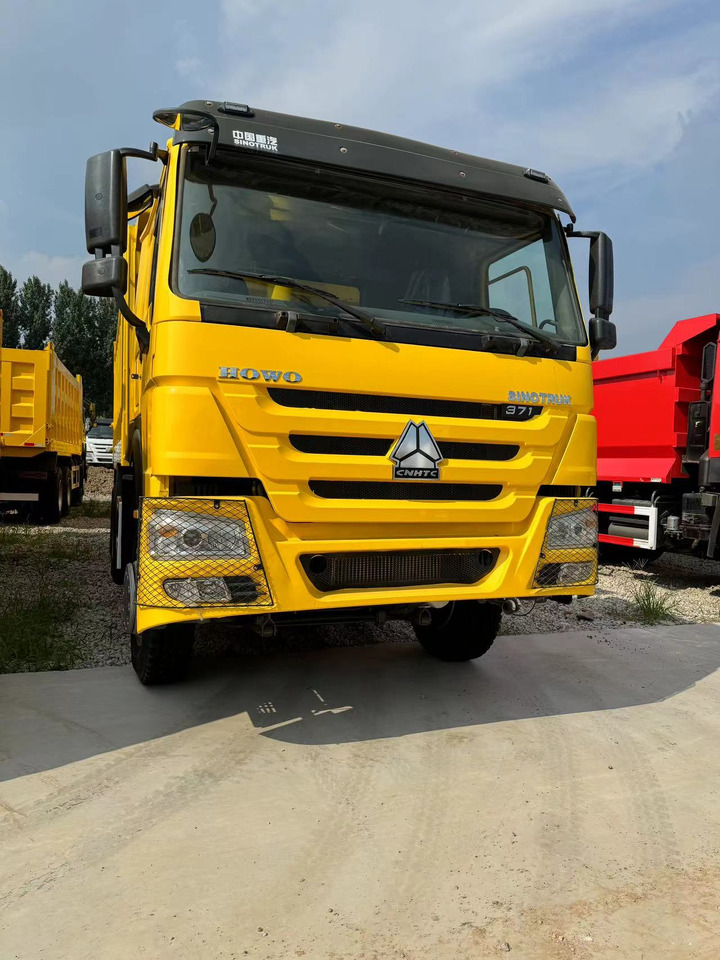 SINOTRUK HOWO 6*4 DUMP TRUCK - Tipper: picture 4 SINOTRUK HOWO 6*4 DUMP TRUCK - Tipper: picture 4