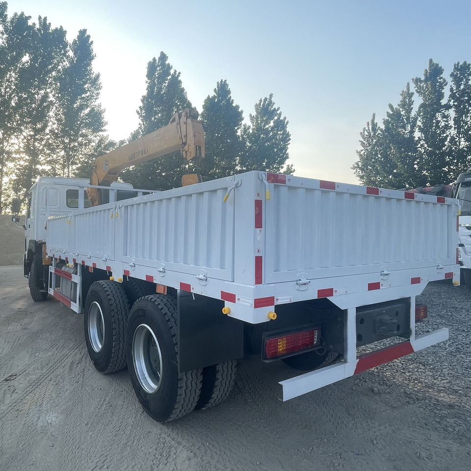 SINOTRUK HOWO TRUCK MOUNTED CRANE - Crane truck: picture 3 SINOTRUK HOWO TRUCK MOUNTED CRANE - Crane truck: picture 3