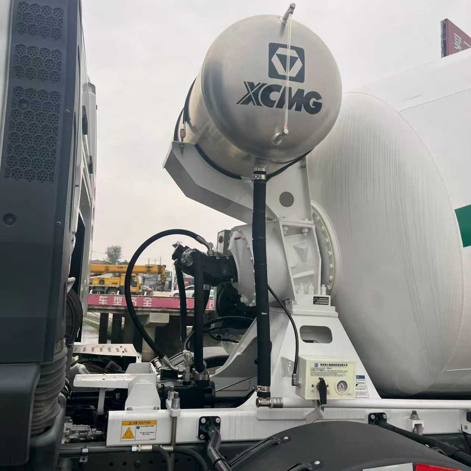 SINOTRUK TX350 HOWO Euro5 STAGE 5 TIER FIVE - Concrete mixer truck: picture 3 SINOTRUK TX350 HOWO Euro5 STAGE 5 TIER FIVE - Concrete mixer truck: picture 3