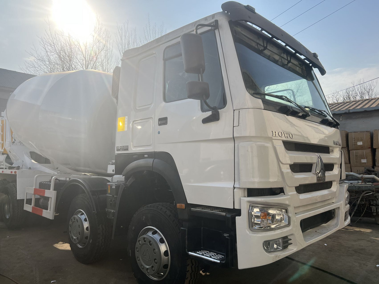 SINOTRUK howo 371 HP 16 CBM - Concrete mixer truck: picture 4 SINOTRUK howo 371 HP 16 CBM - Concrete mixer truck: picture 4
