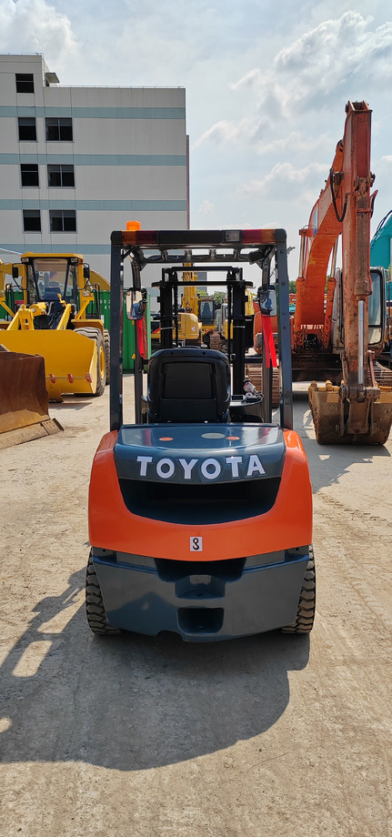 TOYOTA FD 35 - Forklift: picture 3 TOYOTA FD 35 - Forklift: picture 3