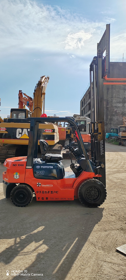 TOYOTA FD30 - Diesel forklift: picture 5 TOYOTA FD30 - Diesel forklift: picture 5