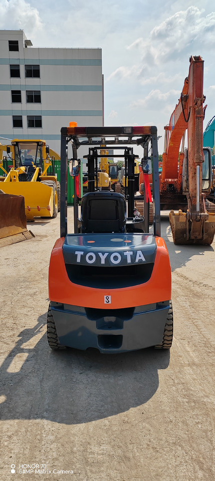 TOYOTA FD35 - Forklift: picture 3 TOYOTA FD35 - Forklift: picture 3