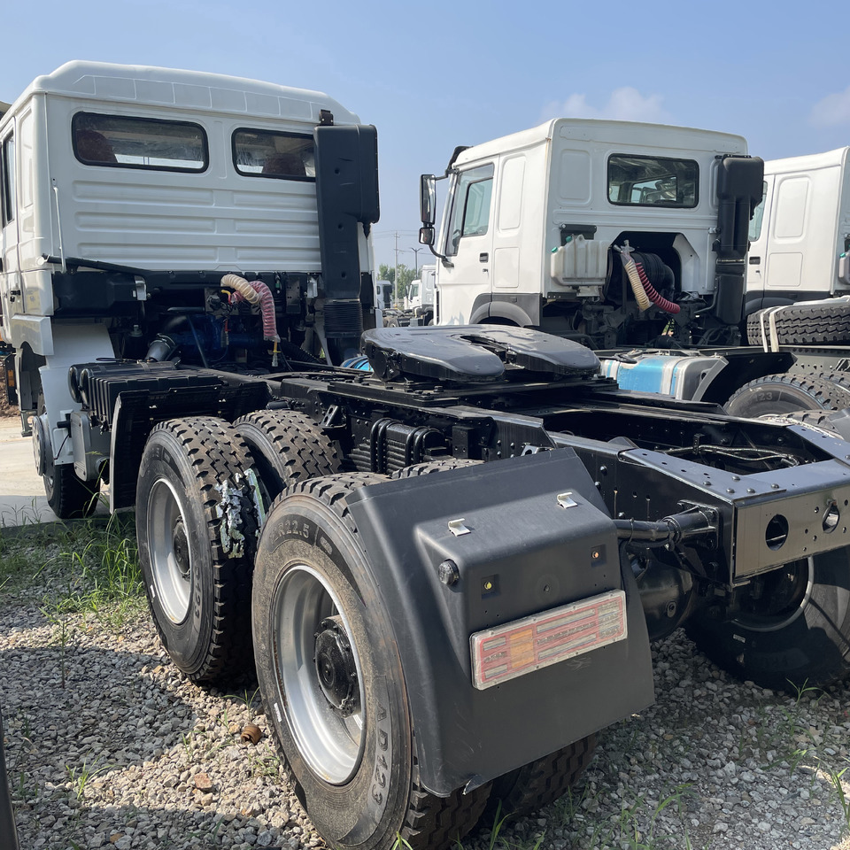 SHACMAN F3000 6*4 - Tractor unit: picture 2 SHACMAN F3000 6*4 - Tractor unit: picture 2
