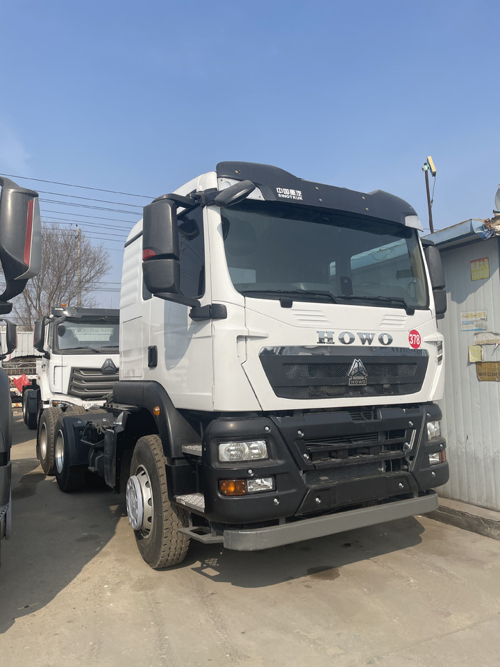 SINOTRUK HOWO 420 TRACTOR HEAD TRAILOR TRUCK Howo 380 375 371 - Tractor unit: picture 2 SINOTRUK HOWO 420 TRACTOR HEAD TRAILOR TRUCK Howo 380 375 371 - Tractor unit: picture 2