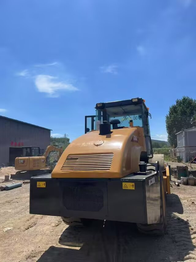 XCMG XS222J - Crawler excavator: picture 4 XCMG XS222J - Crawler excavator: picture 4