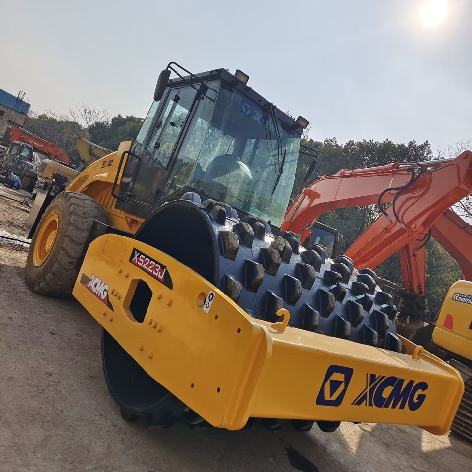 XCMG XS223J - Road roller: picture 2 XCMG XS223J - Road roller: picture 2