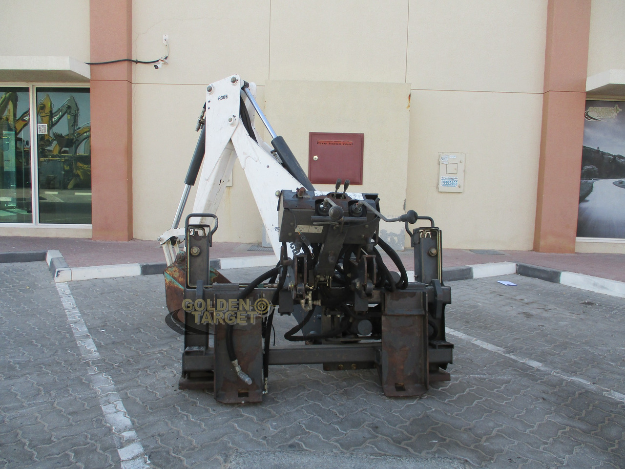 BOBCAT Skid Steer R30S Backhoe Attachment - Loader bucket for Skid steer loader: picture 2 BOBCAT Skid Steer R30S Backhoe Attachment - Loader bucket for Skid steer loader: picture 2
